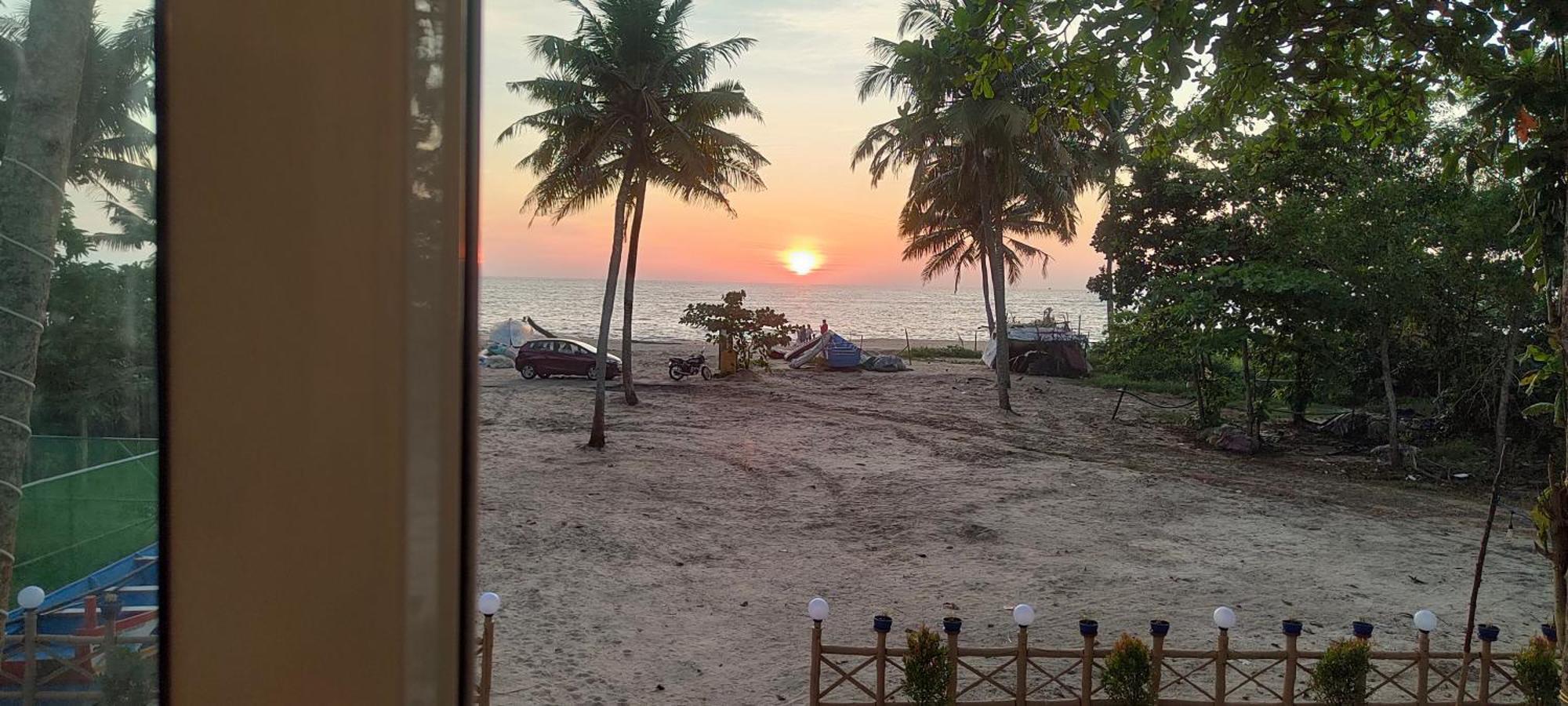 Marari Blue Whale Beach House Alappuzha Екстер'єр фото